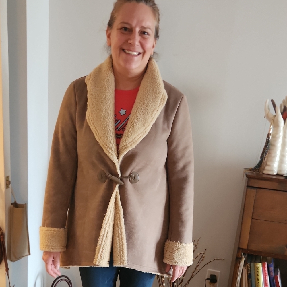 Women's Brown Shearling Coat - image 3